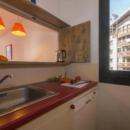 Sleeps 4 *