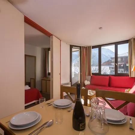 Sleeps 4 *